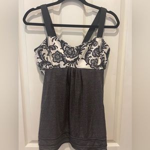 EUC Lululemon Run Back on Track Tank - Size 8